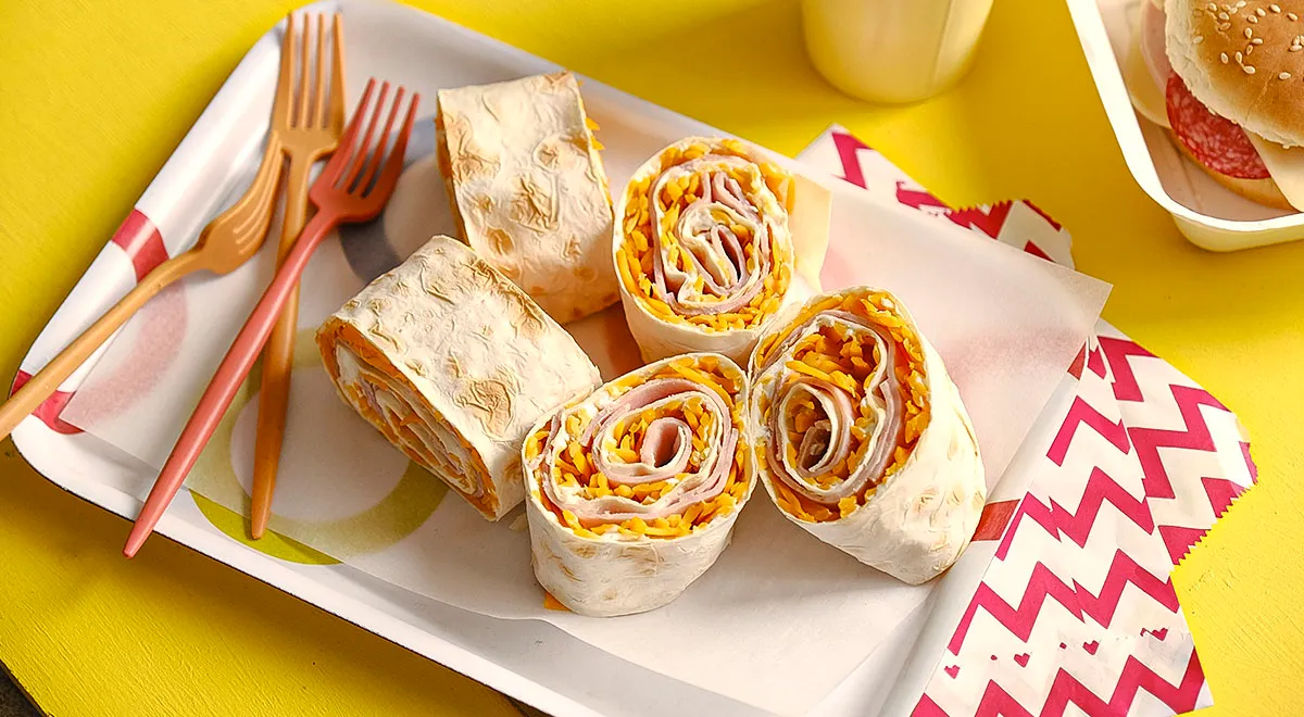 Рецепт рулета из лаваша с ветчиной и сыром