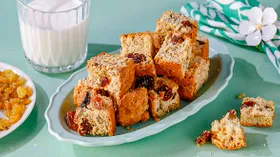 Мюсли-кубики с изюмом и семечками