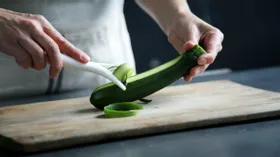 Как экономно использовать очистки от овощей: 4 простых совета на любой случай