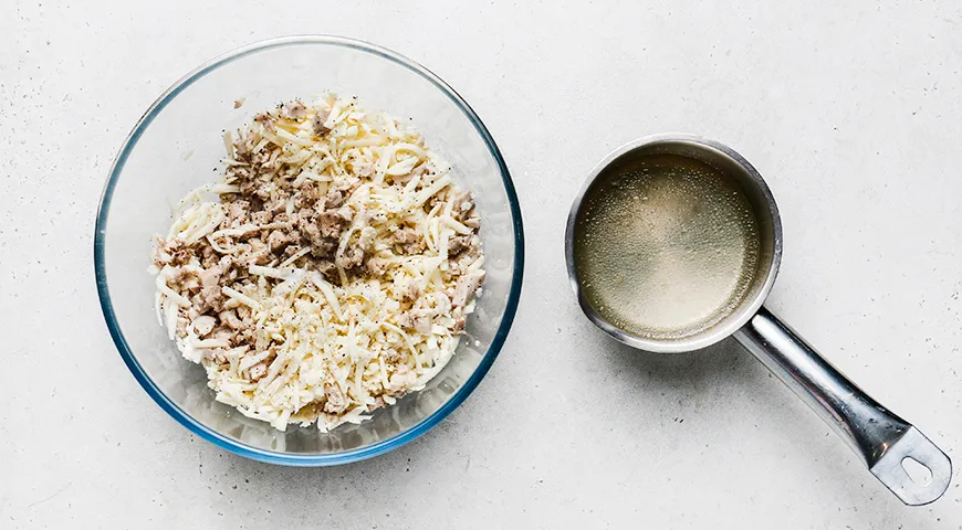 Осетинский пирог с курицей и сыром