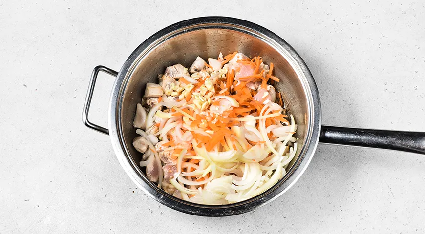 Гречка с курицей на сковороде