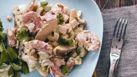 Рецепты с морепродуктами, салатом и кинзой