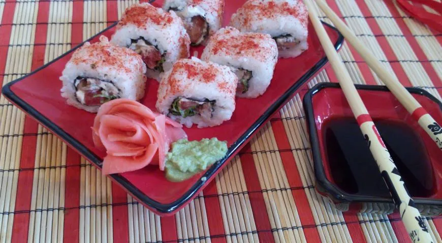 Роллы с осьминогами, томатом и руколой, рецепт