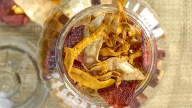 Рецепты с яйцом куриным, сельдереем и хлебобулочными изделиями