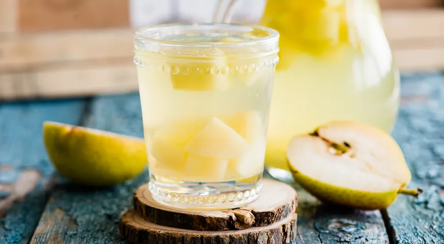 Компот из яблок и груш с апельсином и лимоном