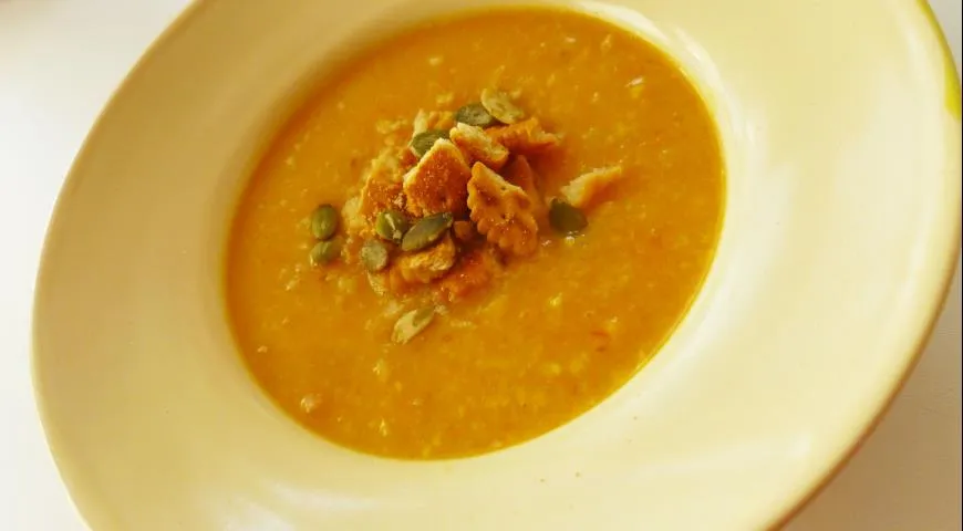 Пряный суп из тыквы с овощами