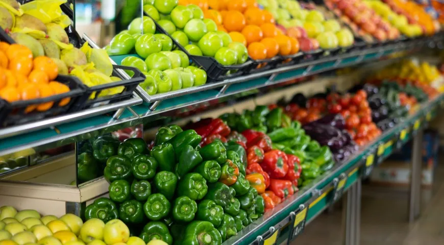Покупка сезонных овощей и фруктов помогает сохранить бюджет