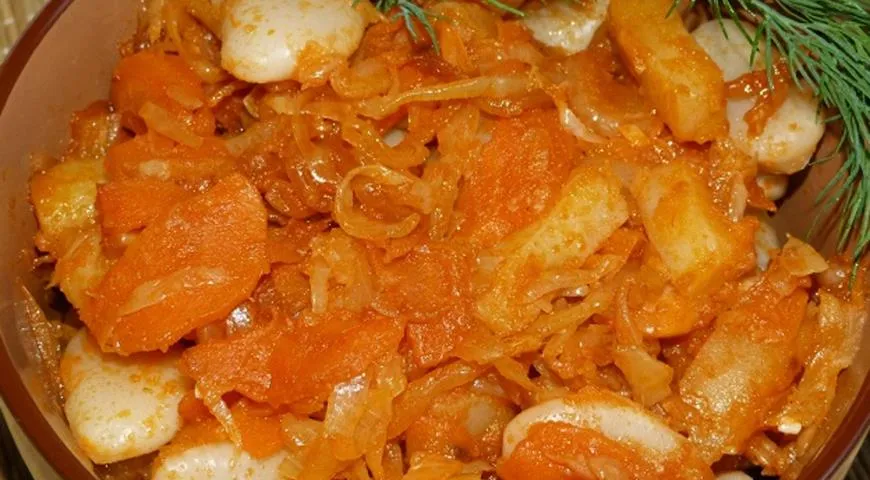 Капуста тушеная большими кусками