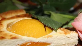 Рецепты с кисломолочными продуктами, продукцией пчеловодства и абрикосом
