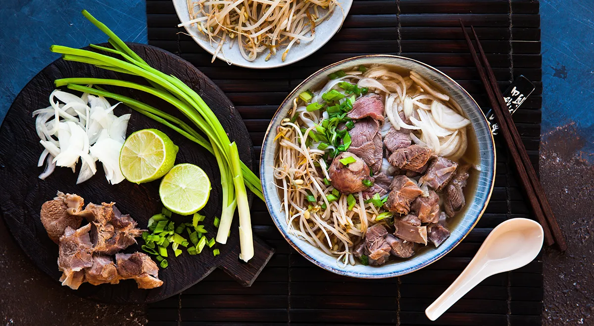 Как без проблем сварить культовый азиатский суп фо бо у себя на кухне