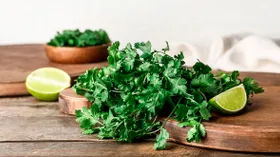 Настоящая причина, по которой многие не любят кинзу