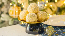 Сырный трюфель с ананасом в шоколаде