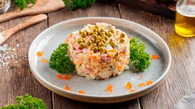 Как приготовить оливье: 15 рецептов на любой случай