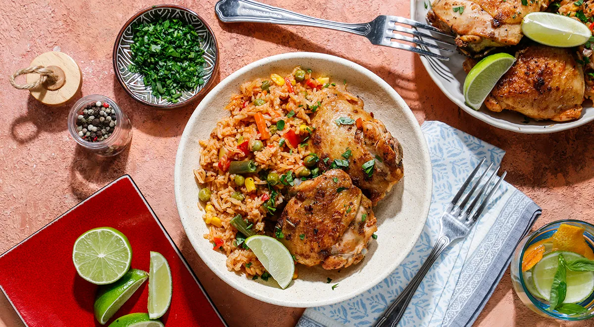 Курица по-мексикански на сковороде