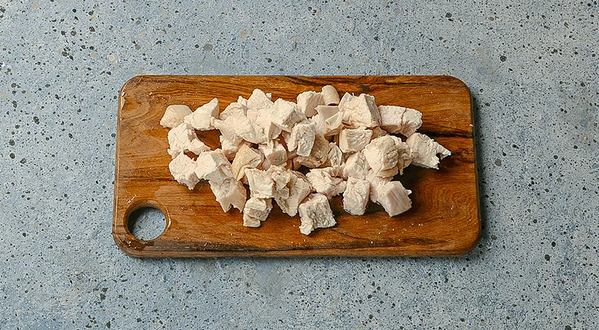 Салат с куриной грудкой и яблоками