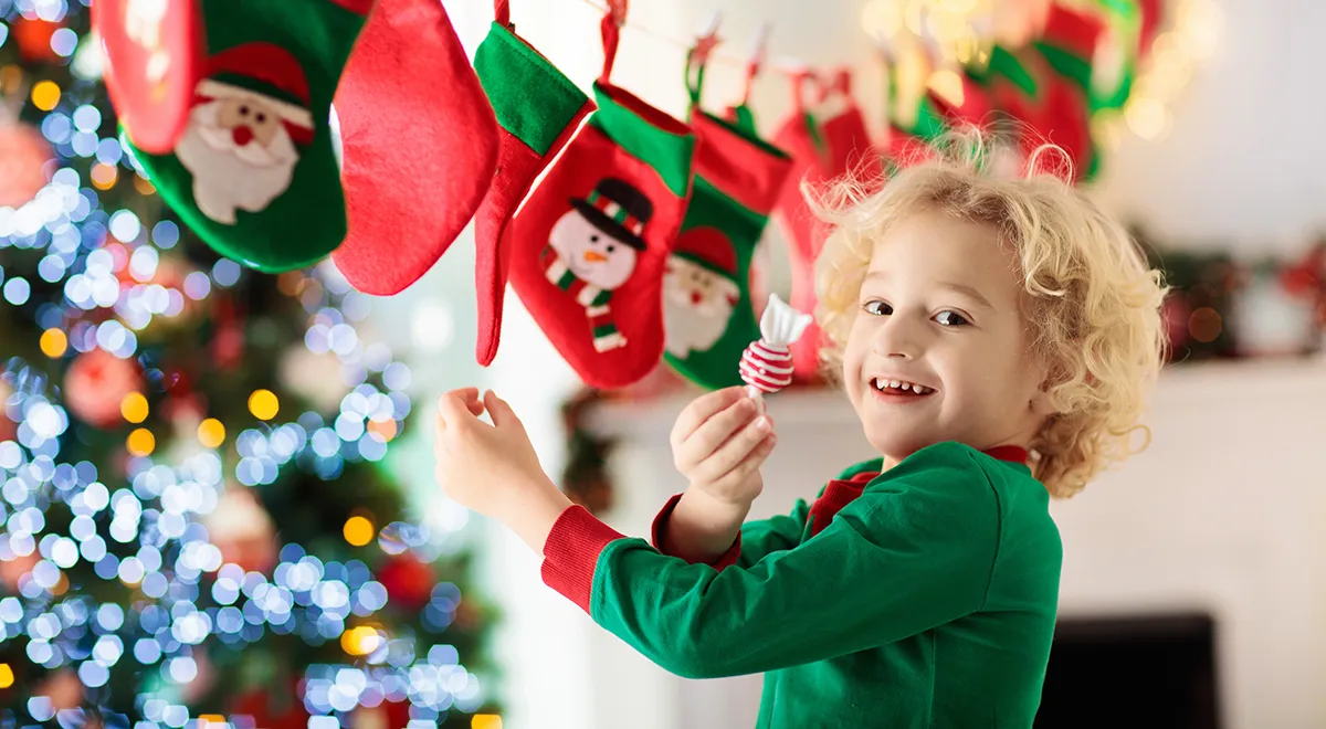 Как выбрать сладкие новогодние подарки для детей