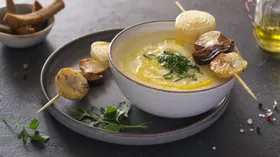 Суп-крем из топинамбура с шашлычками из белых грибов