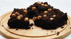 Шоколадные брауни с орехами