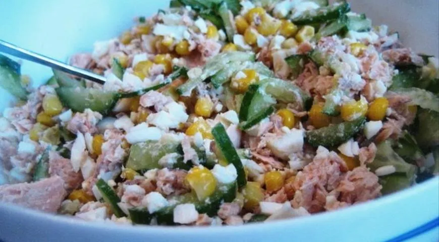 Салат с консервированной горбушей рисом кукурузой. Салат с консервированной горбушей рисом кукурузой. Салат из горбуши консервированной с рисом. Салат с консервированной горбушей рисом кукурузой. Салат с консервированной горбушей рисом кукурузой.