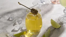 Простой медовый сироп для коктейлей и блюд