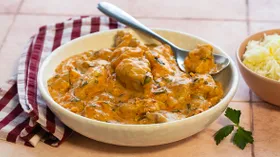 Гуляш из курицы с подливкой