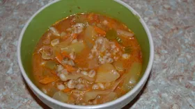 Овощное рагу с молодой капустой и перловкой