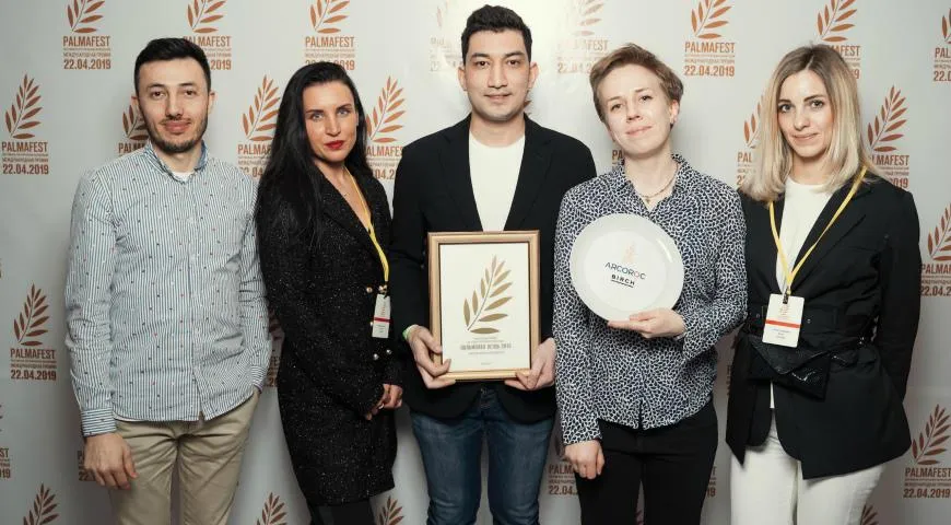 Ресторан  Birch получил сразу 2 награды - Сербрянную Пальмовую ветвь и специальный приз «Лучшая ресторанная концепция года. Выбор ресторанных обозревателей»