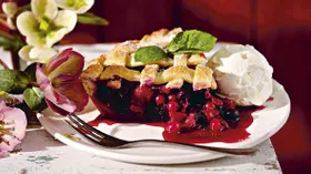 Как приготовить в духовке пирог с ягодами из рубленого теста