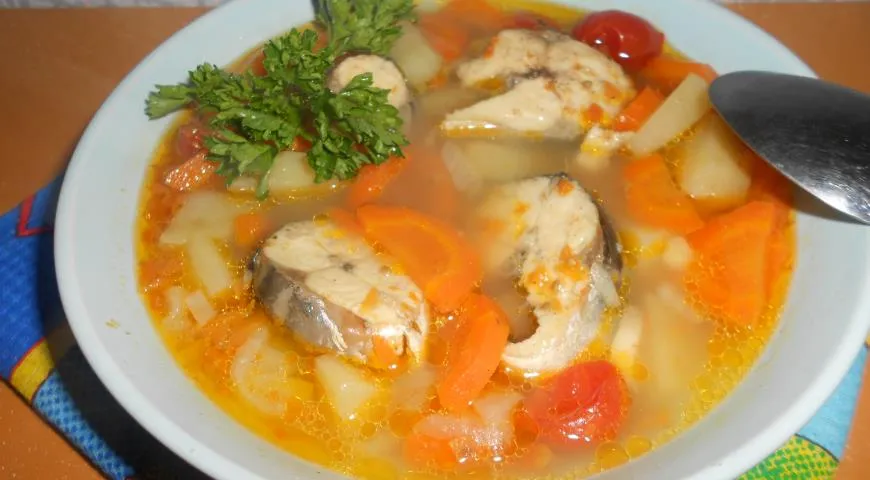 Рыбный суп с овощами
