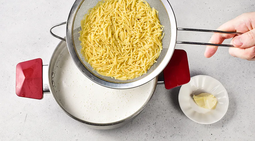 Молочный суп с вермишелью