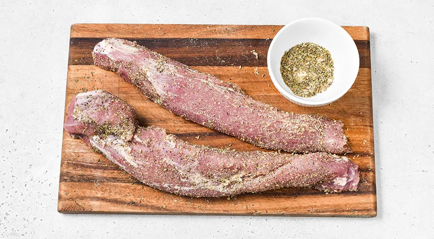 Свинина, запеченная в духовке со сливками