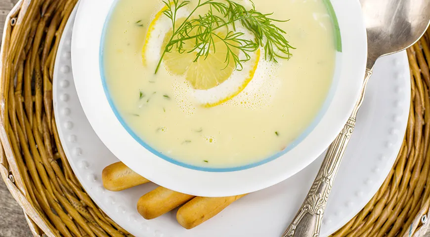 Охлажденным супом «Авголемоно» можно удивить даже самых искушенных гостей