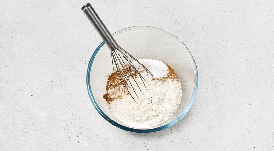 Шарлотка с бананами в духовке