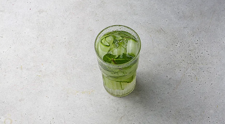 Мохито с огурцом и водкой