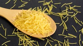 Как правильно варить вермишель, чтобы она не слипалась — рассказала шеф-повар