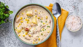 Чаудер с горбушей и беконом