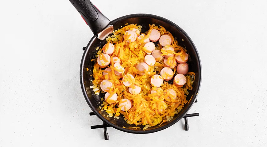 Суп с сосисками и вермишелью