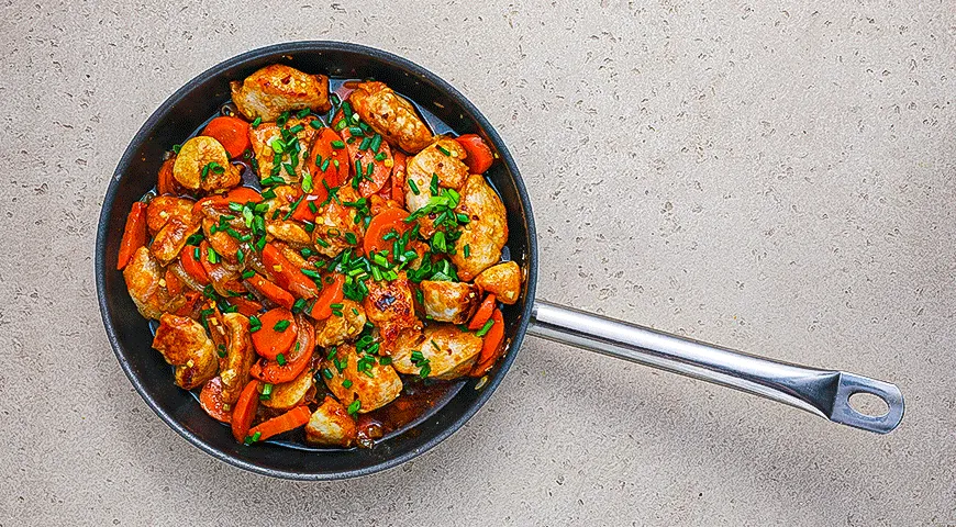 Стир-фрай из моркови с курицей