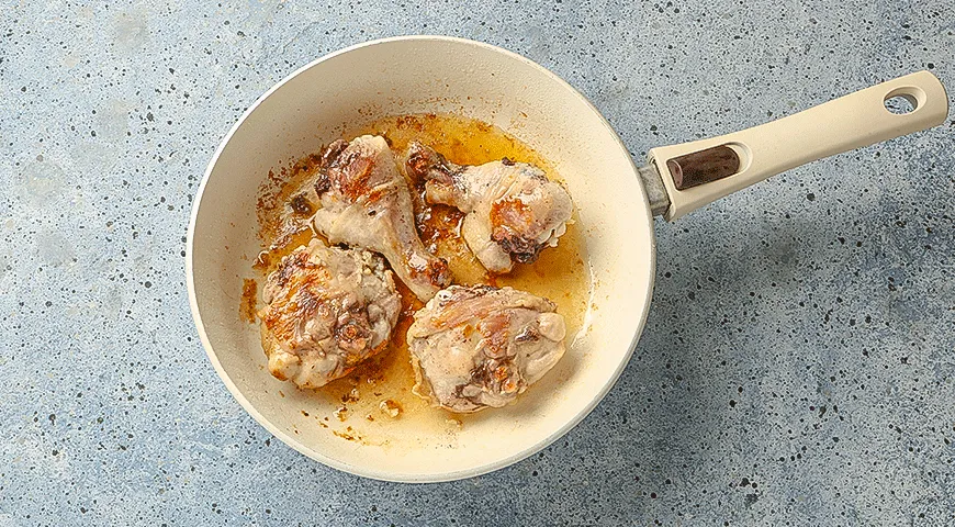 Куриные ножки и бедрышки с мятым картофелем