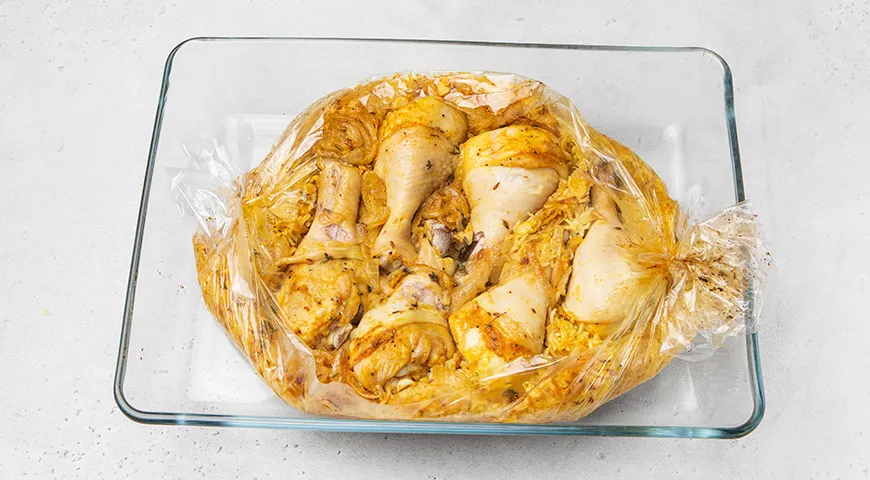 Запеченные куриные голени с рисом в рукаве