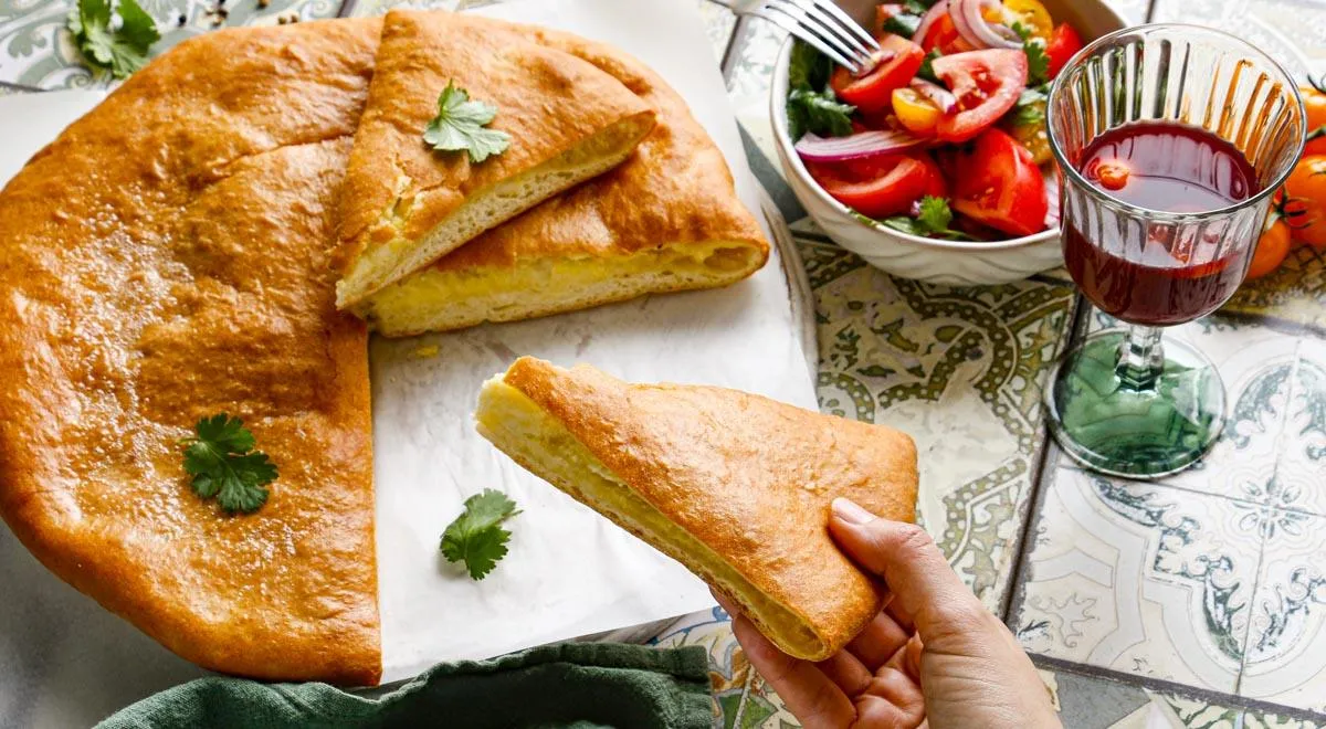 Картофджин - осетинский пирог с картофелем