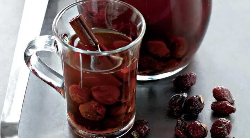 Компот из сушенного шиповника