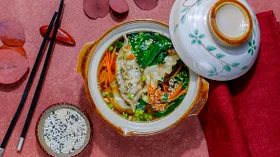 Суп с дамплингами и шпинатом