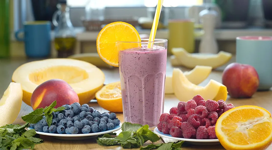 Снежок в смузи выступает основным компонентом, обеспечивая кремовость без излишней жирности