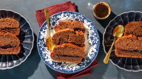 Постная коврижка с вареньем