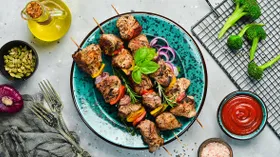Щепотка вкуса: как приправы меняют привычные блюда и какую выбрать для шашлыка