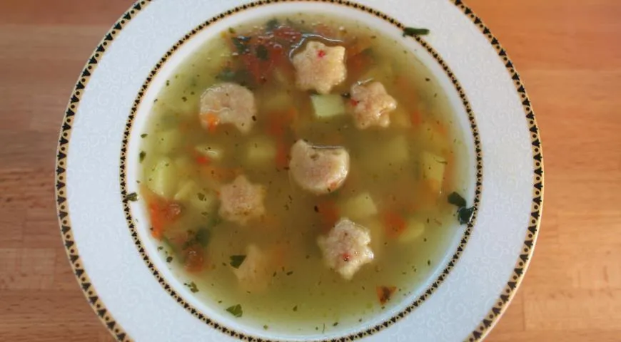 Картофельный суп с острыми клецками карри