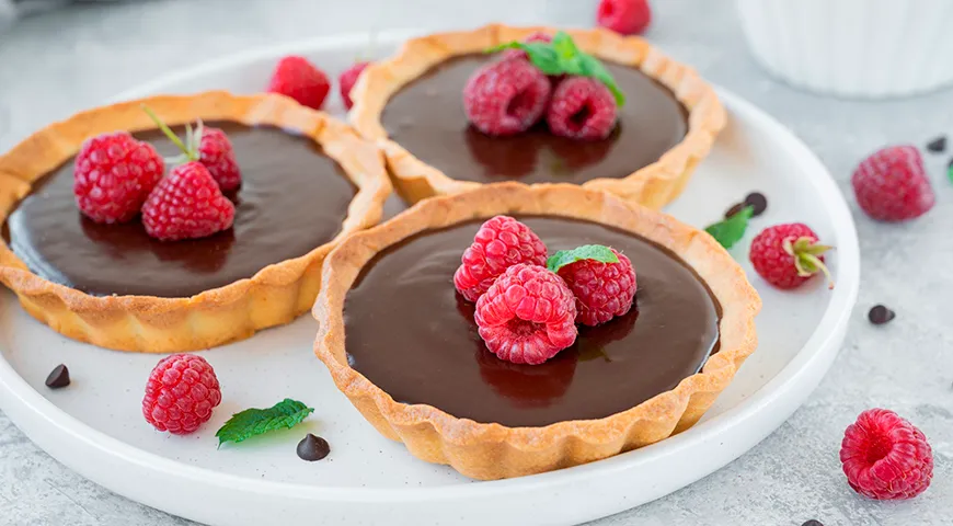 Облегченный крем-ганаш на молочном шоколаде для торта и пирожных