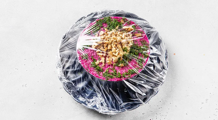 Селедка под шубой с орехами