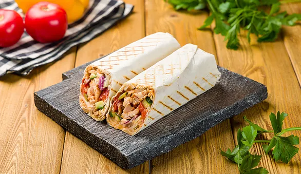 Полноценный обед! Диетолог объяснила, чем полезна шаурма